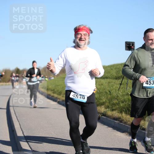 06.04.2025 - 44. Internationalen Wilhelmsburger Insellauf Jannik Wohlers http://msf.ph/oto/7615628 06.04.2025 09:35:09 Laufen 4539, 4538 meine-sportfotos.de