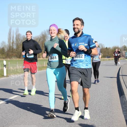 06.04.2025 - 44. Internationalen Wilhelmsburger Insellauf Jannik Wohlers http://msf.ph/oto/7615649 06.04.2025 09:35:14 Laufen 4254, 3681, 51, 3682, 3277, 431 meine-sportfotos.de