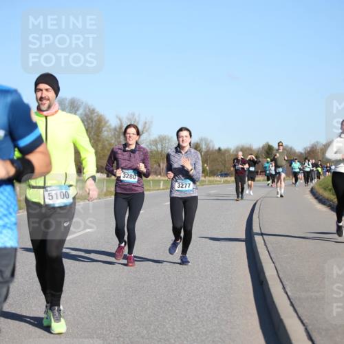 06.04.2025 - 44. Internationalen Wilhelmsburger Insellauf Jannik Wohlers http://msf.ph/oto/7615656 06.04.2025 09:35:15 Laufen 3682, 5100, 3280, 3277, 4316 meine-sportfotos.de