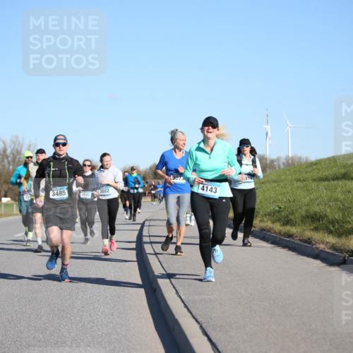 06.04.2025 - 44. Internationalen Wilhelmsburger Insellauf Jannik Wohlers http://msf.ph/oto/7615701 06.04.2025 09:35:32 Laufen 3485, 4594, 3882, 3073, 4143 meine-sportfotos.de