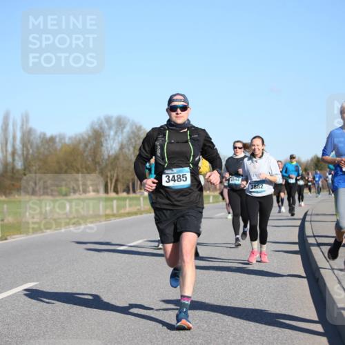 06.04.2025 - 44. Internationalen Wilhelmsburger Insellauf Jannik Wohlers http://msf.ph/oto/7615708 06.04.2025 09:35:34 Laufen 3485, 4594, 3882, 073, 3583 meine-sportfotos.de