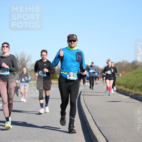 06.04.2025 - 44. Internationalen Wilhelmsburger Insellauf Jannik Wohlers http://msf.ph/oto/7615751 06.04.2025 09:35:42 Laufen 3082, 3990, 426, 3083 meine-sportfotos.de