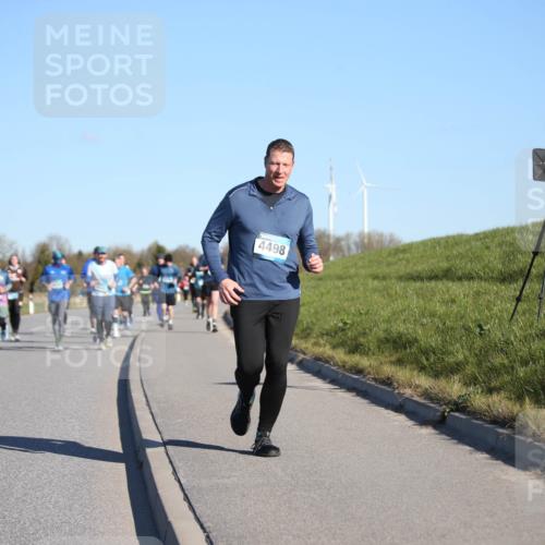 06.04.2025 - 44. Internationalen Wilhelmsburger Insellauf Jannik Wohlers http://msf.ph/oto/7615797 06.04.2025 09:35:49 Laufen 4498 meine-sportfotos.de