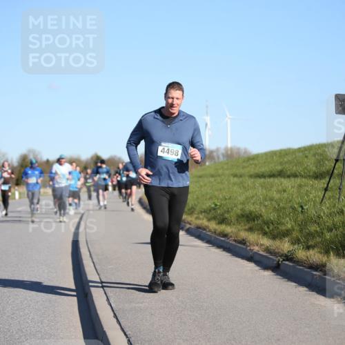 06.04.2025 - 44. Internationalen Wilhelmsburger Insellauf Jannik Wohlers http://msf.ph/oto/7615798 06.04.2025 09:35:49 Laufen 4498 meine-sportfotos.de