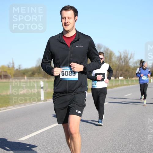 06.04.2025 - 44. Internationalen Wilhelmsburger Insellauf Jannik Wohlers http://msf.ph/oto/7615866 06.04.2025 09:36:03 Laufen 5083, 349, 4232, 4295 meine-sportfotos.de