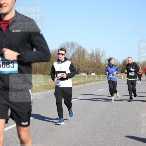 06.04.2025 - 44. Internationalen Wilhelmsburger Insellauf Jannik Wohlers http://msf.ph/oto/7615867 06.04.2025 09:36:04 Laufen 5083, 49, 4232, 4295, 38 meine-sportfotos.de