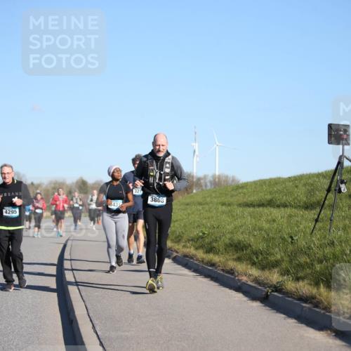 06.04.2025 - 44. Internationalen Wilhelmsburger Insellauf Jannik Wohlers http://msf.ph/oto/7615869 06.04.2025 09:36:04 Laufen 8431, 4232, 4295, 321, 3868 meine-sportfotos.de