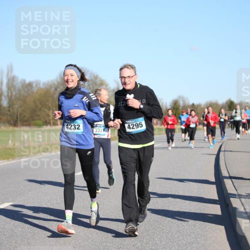 06.04.2025 - 44. Internationalen Wilhelmsburger Insellauf Jannik Wohlers http://msf.ph/oto/7615878 06.04.2025 09:36:06 Laufen 4232, 3321, 4295, 3431 meine-sportfotos.de