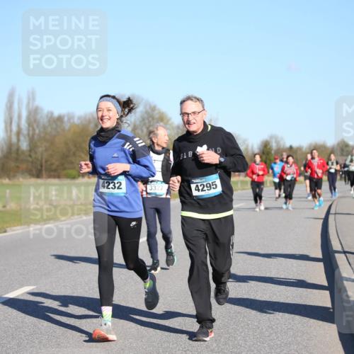 06.04.2025 - 44. Internationalen Wilhelmsburger Insellauf Jannik Wohlers http://msf.ph/oto/7615879 06.04.2025 09:36:06 Laufen 4232, 3431, 3327, 4295 meine-sportfotos.de
