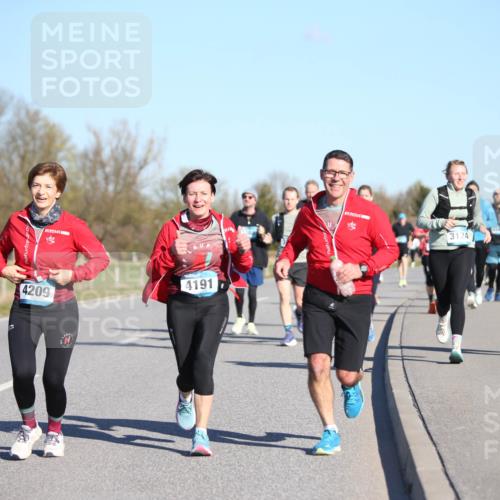 06.04.2025 - 44. Internationalen Wilhelmsburger Insellauf Jannik Wohlers http://msf.ph/oto/7615910 06.04.2025 09:36:13 Laufen 4191, 4209, 3124, 3125 meine-sportfotos.de