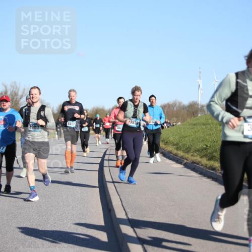 06.04.2025 - 44. Internationalen Wilhelmsburger Insellauf Jannik Wohlers http://msf.ph/oto/7615927 06.04.2025 09:36:17 Laufen 3817, 3980, 4457, 440, 3979, 3124 meine-sportfotos.de