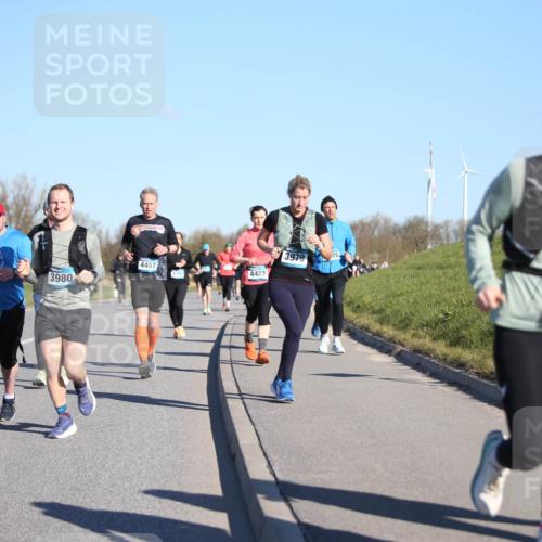 06.04.2025 - 44. Internationalen Wilhelmsburger Insellauf Jannik Wohlers http://msf.ph/oto/7615928 06.04.2025 09:36:17 Laufen 3817, 3980, 4457, 4403, 3979, 312 meine-sportfotos.de