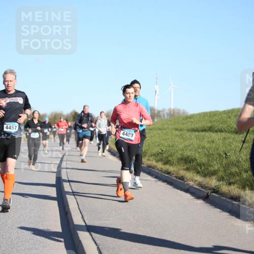 06.04.2025 - 44. Internationalen Wilhelmsburger Insellauf Jannik Wohlers http://msf.ph/oto/7615939 06.04.2025 09:36:20 Laufen 88, 4403, 4457, 3979 meine-sportfotos.de
