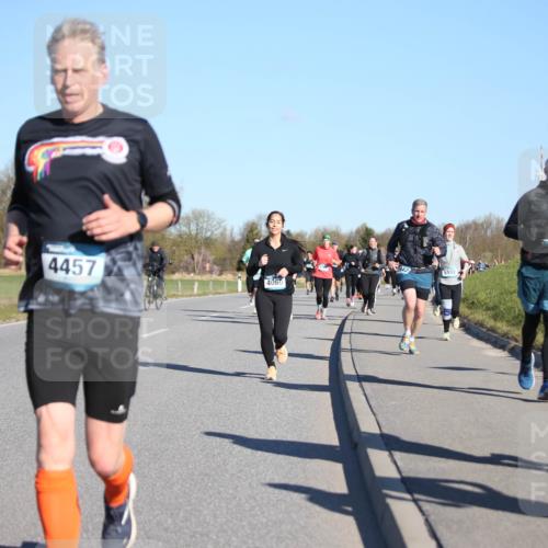 06.04.2025 - 44. Internationalen Wilhelmsburger Insellauf Jannik Wohlers http://msf.ph/oto/7615949 06.04.2025 09:36:21 Laufen 4457, 4060, 5192, 869, 3375 meine-sportfotos.de