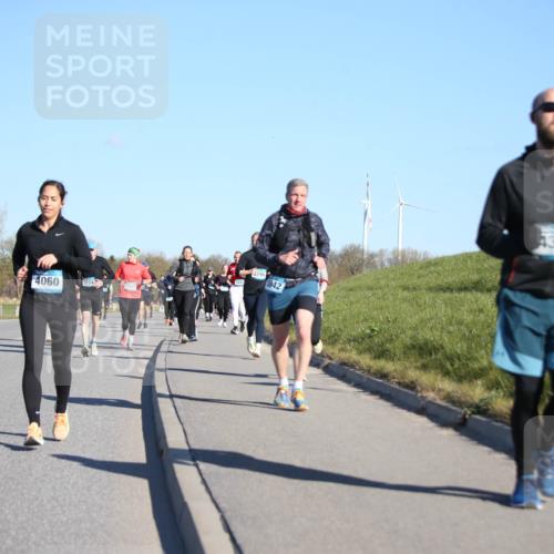 06.04.2025 - 44. Internationalen Wilhelmsburger Insellauf Jannik Wohlers http://msf.ph/oto/7615950 06.04.2025 09:36:23 Laufen 4060, 3942, 3723, 4369 meine-sportfotos.de