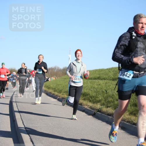 06.04.2025 - 44. Internationalen Wilhelmsburger Insellauf Jannik Wohlers http://msf.ph/oto/7615958 06.04.2025 09:36:26 Laufen 3296, 3723, 5192, 3942 meine-sportfotos.de