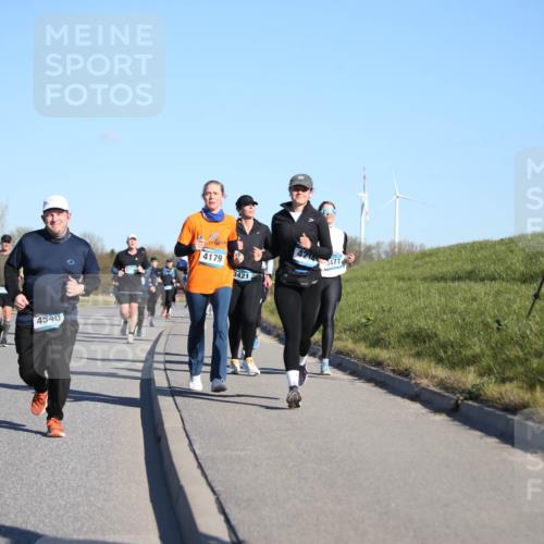 06.04.2025 - 44. Internationalen Wilhelmsburger Insellauf Jannik Wohlers http://msf.ph/oto/7616012 06.04.2025 09:36:37 Laufen 3136, 4540, 4179, 3421, 3477 meine-sportfotos.de