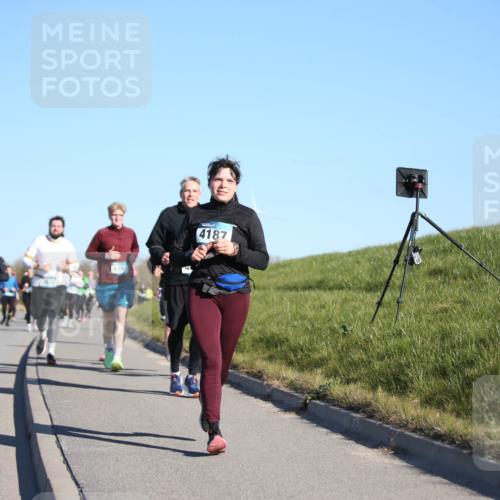 06.04.2025 - 44. Internationalen Wilhelmsburger Insellauf Jannik Wohlers http://msf.ph/oto/7616058 06.04.2025 09:36:47 Laufen 4255, 4166, 4187 meine-sportfotos.de