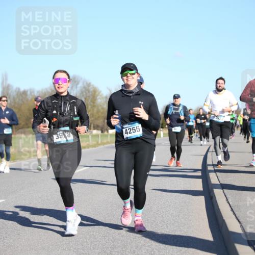 06.04.2025 - 44. Internationalen Wilhelmsburger Insellauf Jannik Wohlers http://msf.ph/oto/7616067 06.04.2025 09:36:49 Laufen 3603, 398, 4255, 44, 4166 meine-sportfotos.de