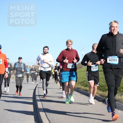 06.04.2025 - 44. Internationalen Wilhelmsburger Insellauf Jannik Wohlers http://msf.ph/oto/7616072 06.04.2025 09:36:49 Laufen 4255, 1318, 4433, 3523, 4166, 4168, 4098 meine-sportfotos.de
