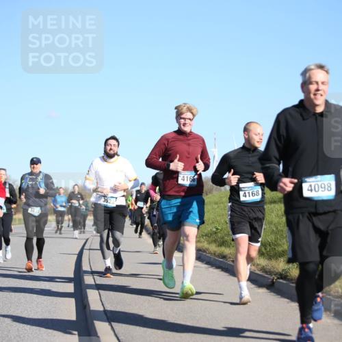 06.04.2025 - 44. Internationalen Wilhelmsburger Insellauf Jannik Wohlers http://msf.ph/oto/7616074 06.04.2025 09:36:50 Laufen 4318, 44, 3523, 4166, 4168, 4098 meine-sportfotos.de
