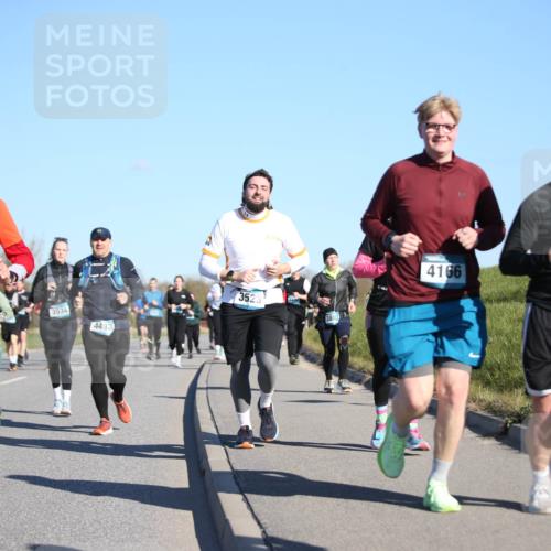 06.04.2025 - 44. Internationalen Wilhelmsburger Insellauf Jannik Wohlers http://msf.ph/oto/7616080 06.04.2025 09:36:50 Laufen 4318, 3534, 4433, 3523, 3883, 4168, 4166, 4168 meine-sportfotos.de