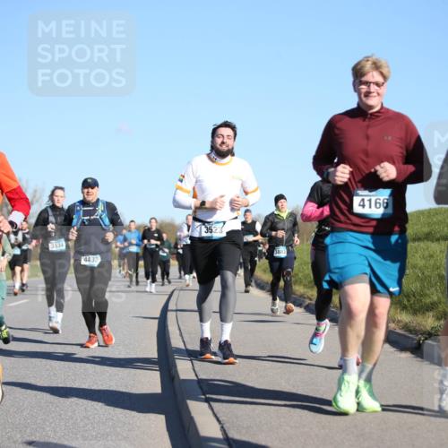 06.04.2025 - 44. Internationalen Wilhelmsburger Insellauf Jannik Wohlers http://msf.ph/oto/7616081 06.04.2025 09:36:51 Laufen 4318, 3534, 4433, 3523, 3883, 4168, 4166, 4168 meine-sportfotos.de