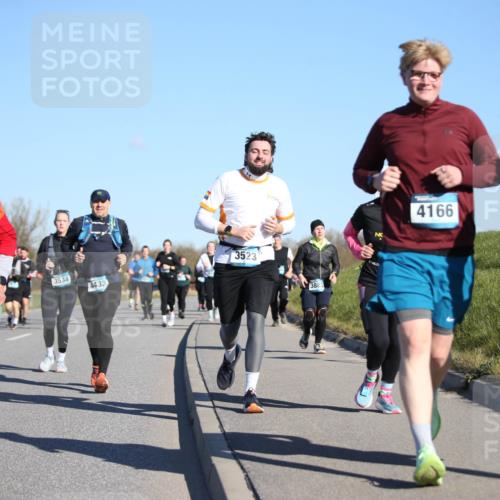 06.04.2025 - 44. Internationalen Wilhelmsburger Insellauf Jannik Wohlers http://msf.ph/oto/7616083 06.04.2025 09:36:51 Laufen 4318, 3534, 4433, 3523, 3881, 4166, 4168 meine-sportfotos.de