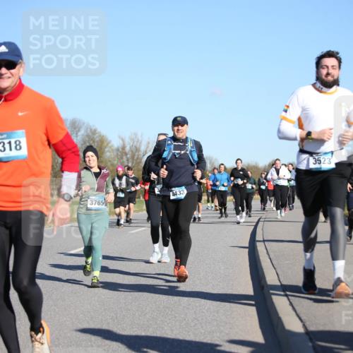 06.04.2025 - 44. Internationalen Wilhelmsburger Insellauf Jannik Wohlers http://msf.ph/oto/7616086 06.04.2025 09:36:51 Laufen 4318, 3765, 4433, 3523, 3883 meine-sportfotos.de