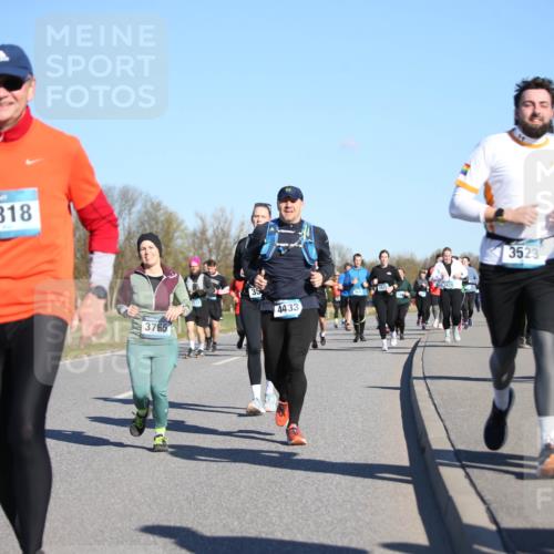 06.04.2025 - 44. Internationalen Wilhelmsburger Insellauf Jannik Wohlers http://msf.ph/oto/7616087 06.04.2025 09:36:52 Laufen 4318, 3765, 4433, 3523, 3883 meine-sportfotos.de