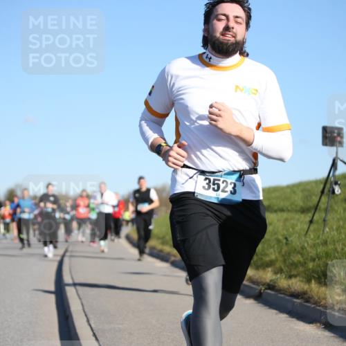 06.04.2025 - 44. Internationalen Wilhelmsburger Insellauf Jannik Wohlers http://msf.ph/oto/7616092 06.04.2025 09:36:53 Laufen 4433, 3523 meine-sportfotos.de