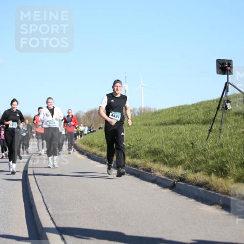 06.04.2025 - 44. Internationalen Wilhelmsburger Insellauf Jannik Wohlers http://msf.ph/oto/7616101 06.04.2025 09:36:55 Laufen 3428, 3429, 4494, 388 meine-sportfotos.de