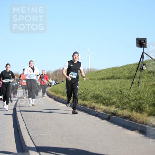 06.04.2025 - 44. Internationalen Wilhelmsburger Insellauf Jannik Wohlers http://msf.ph/oto/7616102 06.04.2025 09:36:55 Laufen 3428, 3429, 4494, 38 meine-sportfotos.de