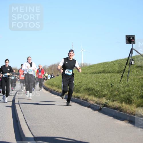 06.04.2025 - 44. Internationalen Wilhelmsburger Insellauf Jannik Wohlers http://msf.ph/oto/7616103 06.04.2025 09:36:55 Laufen 4494, 3429, 3426 meine-sportfotos.de