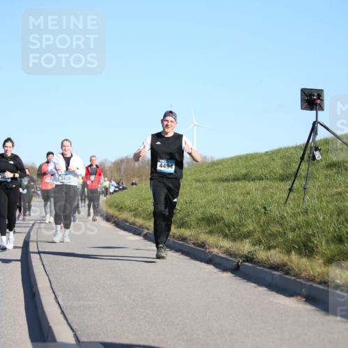 06.04.2025 - 44. Internationalen Wilhelmsburger Insellauf Jannik Wohlers http://msf.ph/oto/7616105 06.04.2025 09:36:56 Laufen 3429, 4494 meine-sportfotos.de