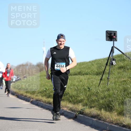 06.04.2025 - 44. Internationalen Wilhelmsburger Insellauf Jannik Wohlers http://msf.ph/oto/7616111 06.04.2025 09:36:56 Laufen 4494, 3429 meine-sportfotos.de