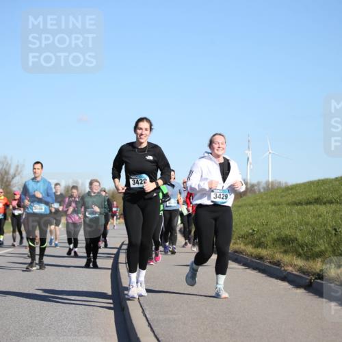 06.04.2025 - 44. Internationalen Wilhelmsburger Insellauf Jannik Wohlers http://msf.ph/oto/7616118 06.04.2025 09:36:59 Laufen 3010, 8998, 3666, 3667, 3428, 3429 meine-sportfotos.de