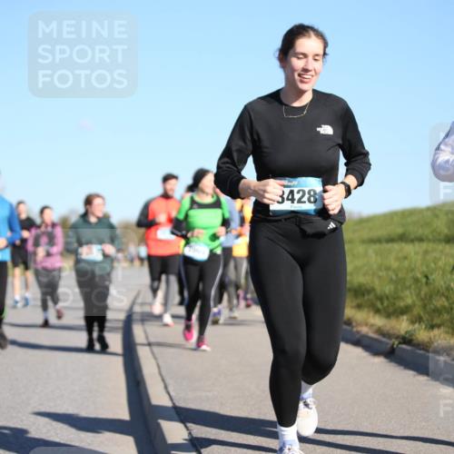 06.04.2025 - 44. Internationalen Wilhelmsburger Insellauf Jannik Wohlers http://msf.ph/oto/7616133 06.04.2025 09:37:00 Laufen 3428, 3429 meine-sportfotos.de