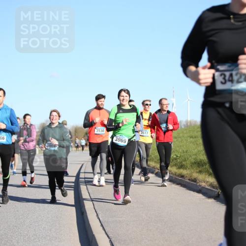 06.04.2025 - 44. Internationalen Wilhelmsburger Insellauf Jannik Wohlers http://msf.ph/oto/7616138 06.04.2025 09:37:01 Laufen 3666, 366, 3530, 3969, 3517, 3428 meine-sportfotos.de