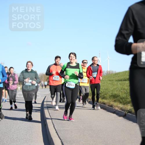 06.04.2025 - 44. Internationalen Wilhelmsburger Insellauf Jannik Wohlers http://msf.ph/oto/7616140 06.04.2025 09:37:01 Laufen 3530, 3517, 3660, 3969, 3666, 1212, 3428 meine-sportfotos.de