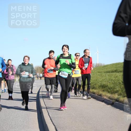 06.04.2025 - 44. Internationalen Wilhelmsburger Insellauf Jannik Wohlers http://msf.ph/oto/7616141 06.04.2025 09:37:01 Laufen 3530, 3517, 3969, 567, 3666, 212, 3428 meine-sportfotos.de