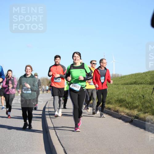06.04.2025 - 44. Internationalen Wilhelmsburger Insellauf Jannik Wohlers http://msf.ph/oto/7616143 06.04.2025 09:37:01 Laufen 3666, 366, 3530, 3969, 212 meine-sportfotos.de