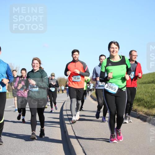 06.04.2025 - 44. Internationalen Wilhelmsburger Insellauf Jannik Wohlers http://msf.ph/oto/7616148 06.04.2025 09:37:02 Laufen 3816, 3666, 3667, 4367, 3530, 3969, 12 meine-sportfotos.de