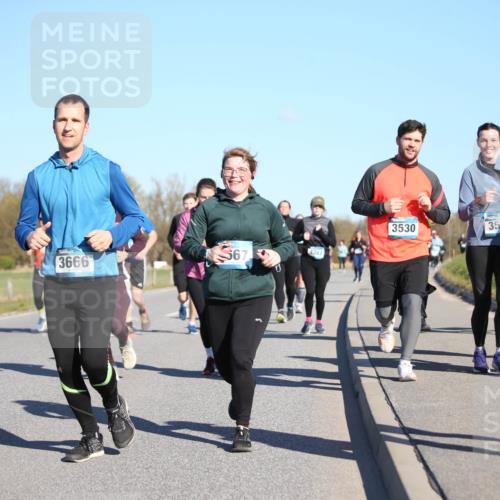 06.04.2025 - 44. Internationalen Wilhelmsburger Insellauf Jannik Wohlers http://msf.ph/oto/7616150 06.04.2025 09:37:02 Laufen 3666, 567, 4367, 3529, 3530, 3969 meine-sportfotos.de
