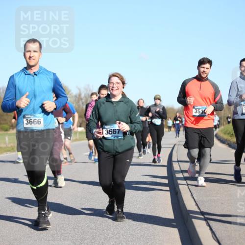 06.04.2025 - 44. Internationalen Wilhelmsburger Insellauf Jannik Wohlers http://msf.ph/oto/7616151 06.04.2025 09:37:03 Laufen 3666, 3667, 3529, 3530, 3969 meine-sportfotos.de