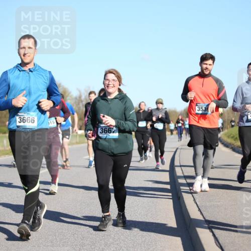 06.04.2025 - 44. Internationalen Wilhelmsburger Insellauf Jannik Wohlers http://msf.ph/oto/7616152 06.04.2025 09:37:03 Laufen 3666, 15, 366, 353, 3529, 3969 meine-sportfotos.de