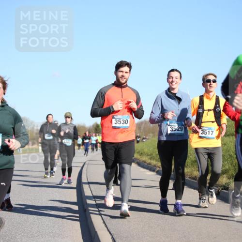 06.04.2025 - 44. Internationalen Wilhelmsburger Insellauf Jannik Wohlers http://msf.ph/oto/7616154 06.04.2025 09:37:03 Laufen 401, 567, 4367, 3530, 3529, 3517, 3969 meine-sportfotos.de