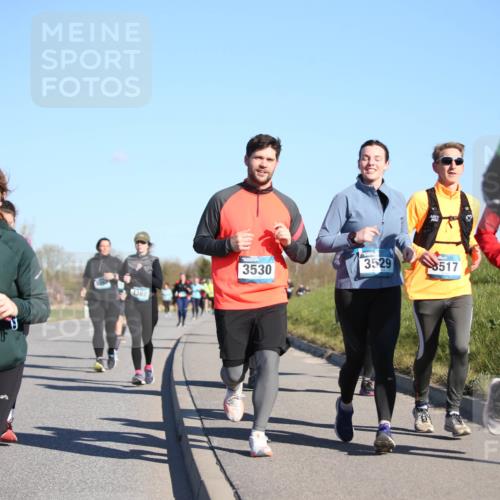 06.04.2025 - 44. Internationalen Wilhelmsburger Insellauf Jannik Wohlers http://msf.ph/oto/7616155 06.04.2025 09:37:03 Laufen 4015, 3667, 4367, 3530, 3529, 517, 3969 meine-sportfotos.de