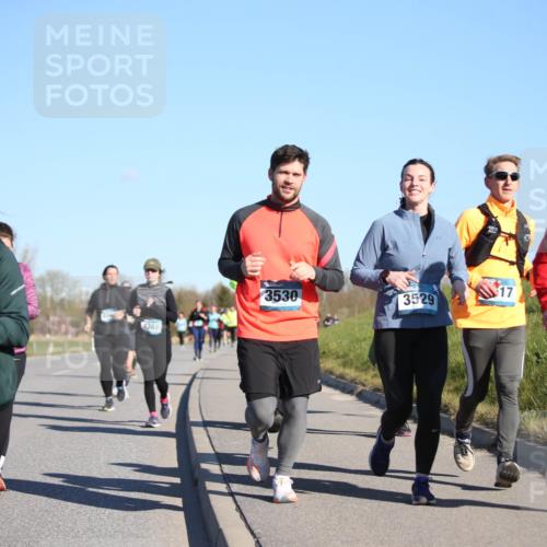 06.04.2025 - 44. Internationalen Wilhelmsburger Insellauf Jannik Wohlers http://msf.ph/oto/7616156 06.04.2025 09:37:03 Laufen 015, 3667, 4367, 3530, 3529, 3969 meine-sportfotos.de