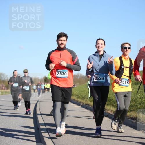 06.04.2025 - 44. Internationalen Wilhelmsburger Insellauf Jannik Wohlers http://msf.ph/oto/7616158 06.04.2025 09:37:04 Laufen 3997, 4367, 3530, 3529, 3517, 396 meine-sportfotos.de